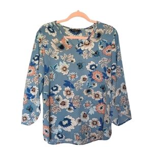 L • Mercer & Madison • Floral Blouse with V-Neck and Tulip Style Bell Sleeves